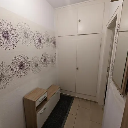 Nb Vogelviertel Zwei Zimmer Wohnung Neubrandenburg Exterior photo